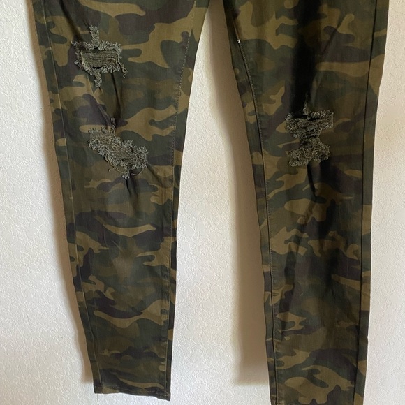 Judy Blue Camouflage Distressed Mid Rise Stretch Skinny Y2K Army Jeans 15/32 - Picture 7 of 13